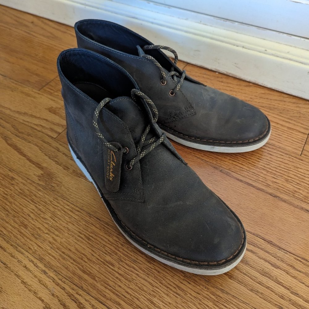 Clarks desert boot, green sz 9